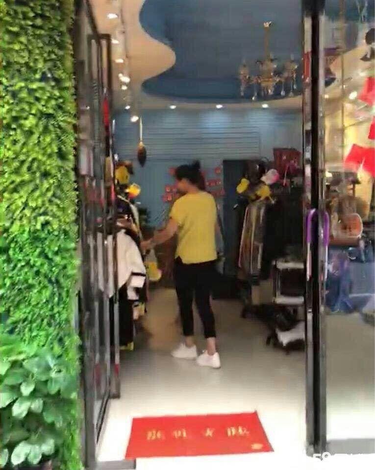  临街旺铺忍痛转让