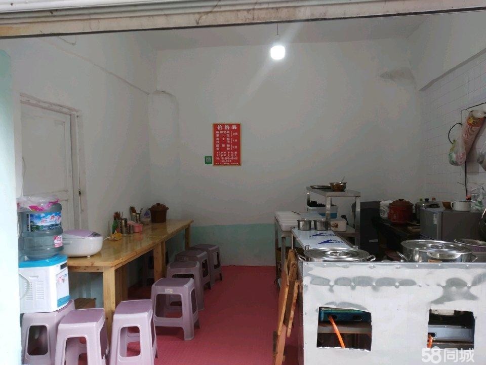 经营成都冒菜，米粉，抄手等