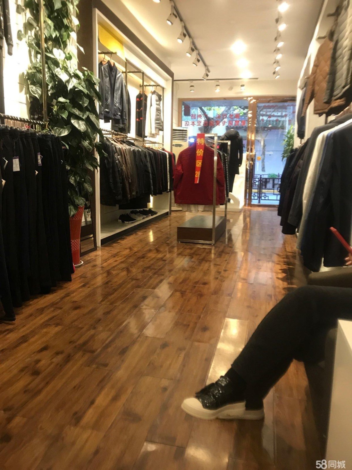 碧云路临街旺铺转让