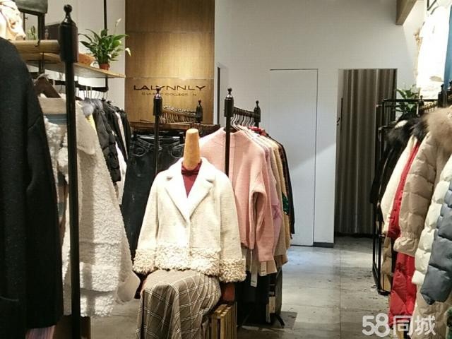 中心位置，接手即可经营