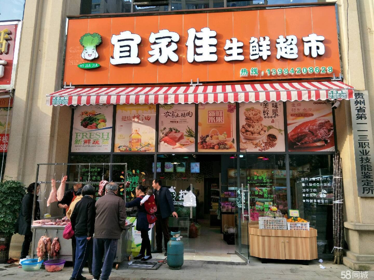 威尼斯广场小区门口旺铺转让