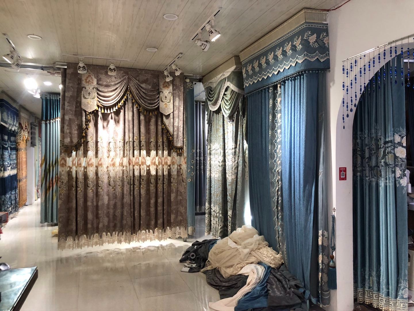 汇川区银杉桥窗帘店转让