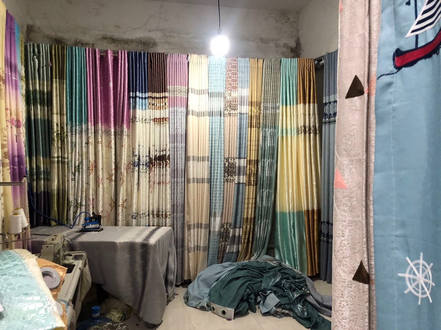 汇川区银杉桥窗帘店转让