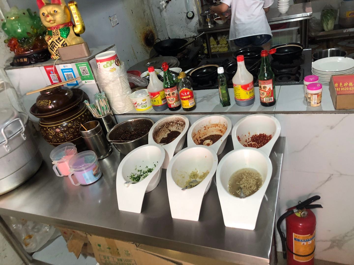 (出租) 营业中砂锅米线转有缘人