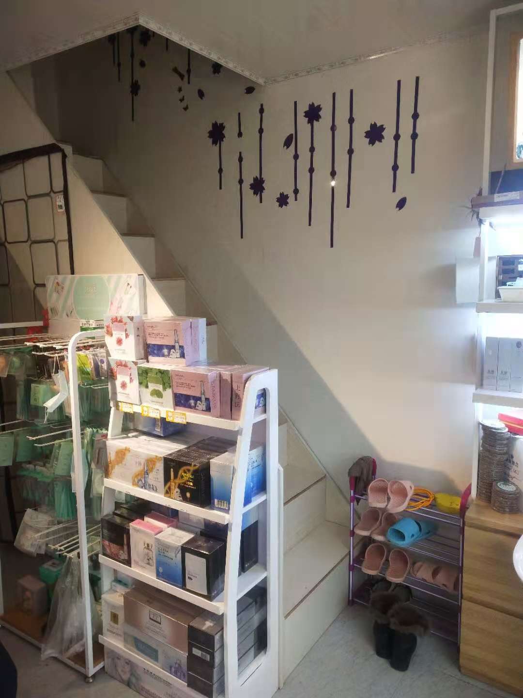 红花岗区海尔大道美甲店转让