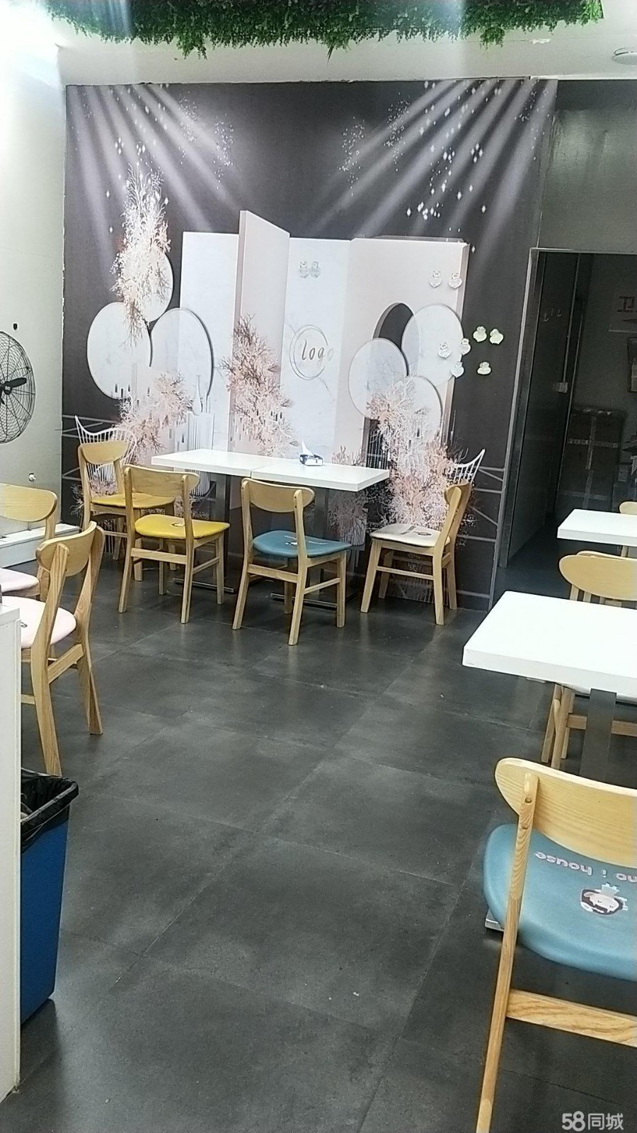 (转让)停车方便，独立门面，小区人流量大
