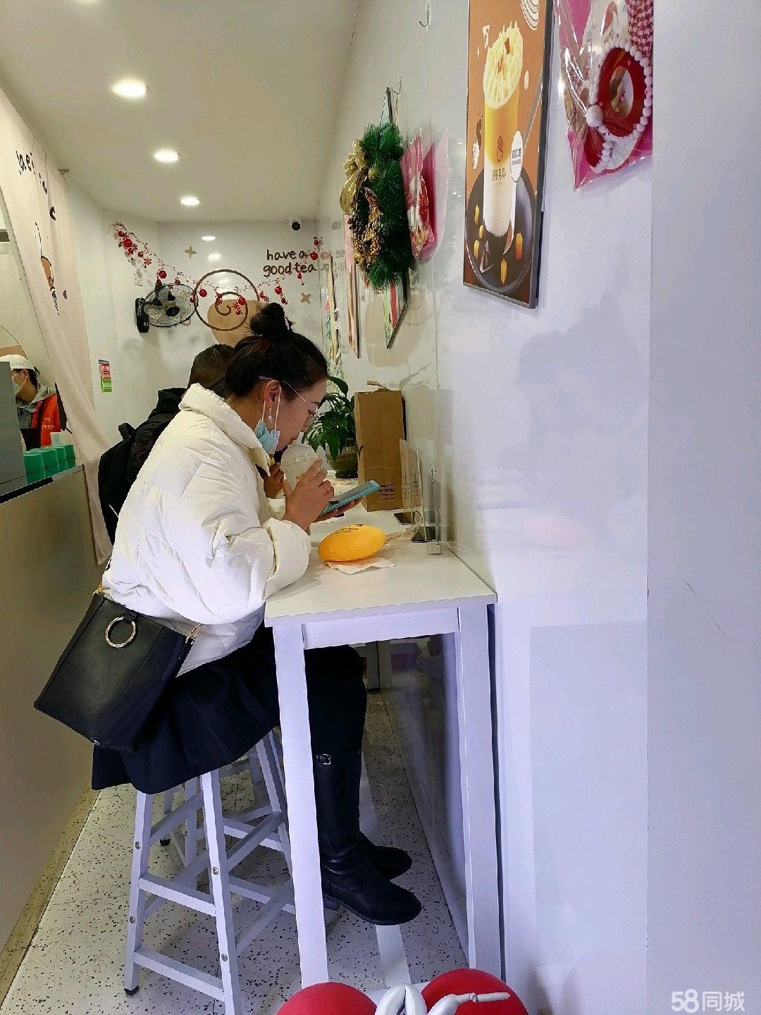 (转让)公园路主街门面，人流量大，红花岗进来不到100米