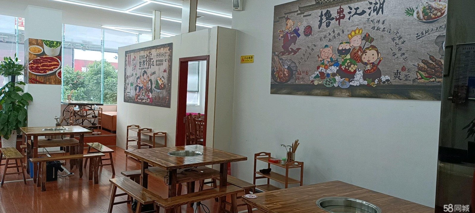商铺傍众多娱乐场所，三层大型酒公司，女子驾校，商铺，超市等等