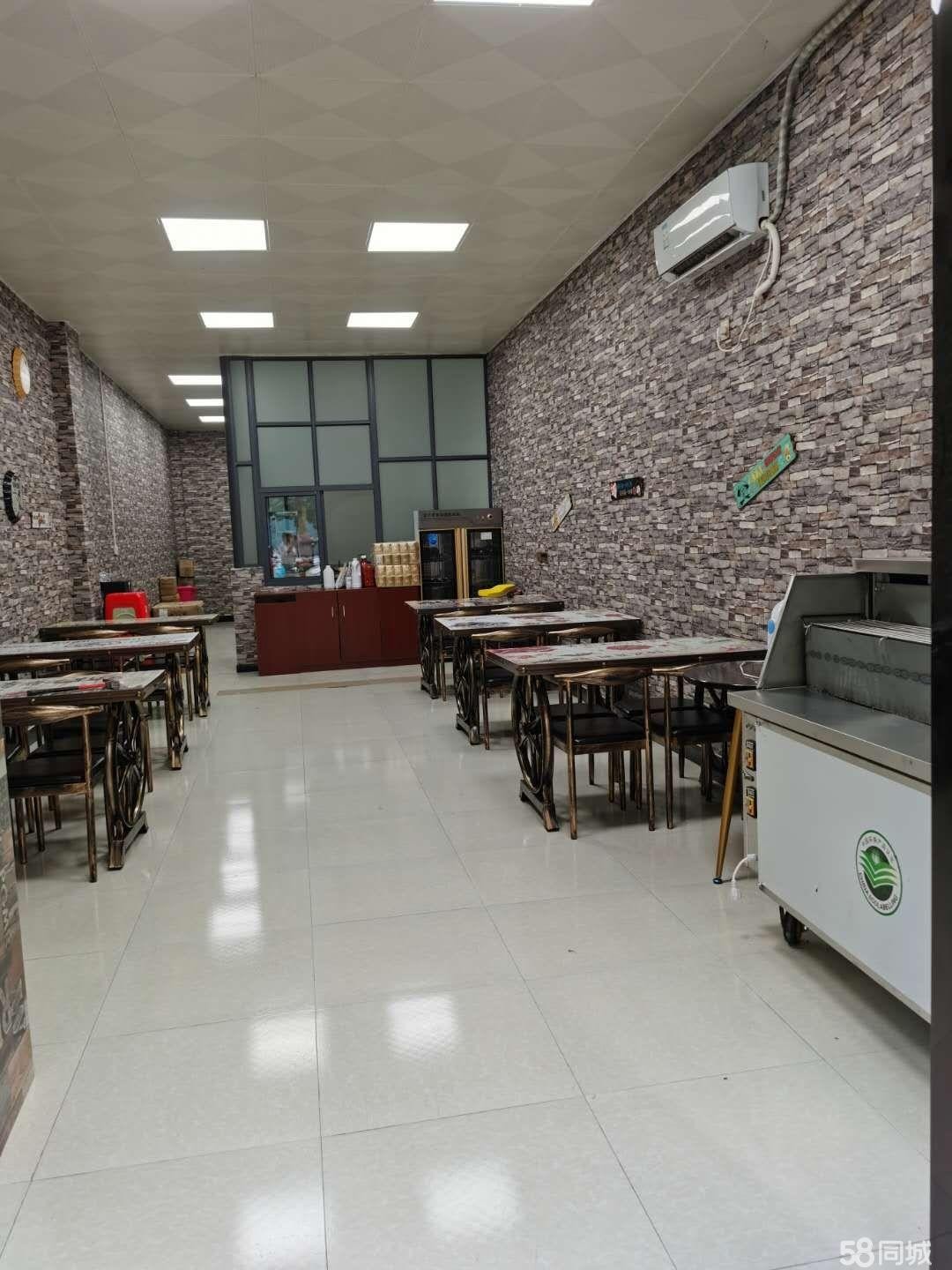 (转让)新装修的店铺。因为急需用钱。亏本转让