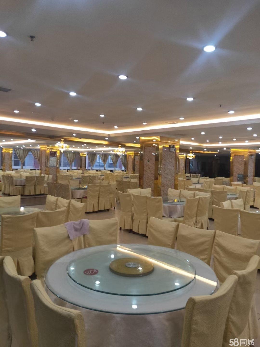 (转让)店铺位于长征镇坪丰村这块，周边居民多，客流稳定，停车方便