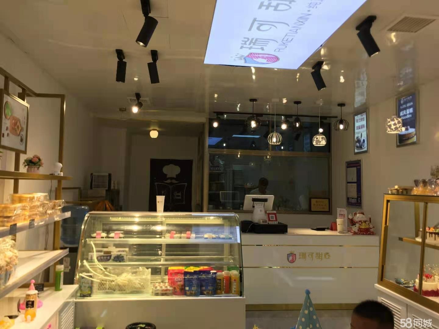 (转让)盈利中品牌蛋糕店转让可整转可空转可查流水