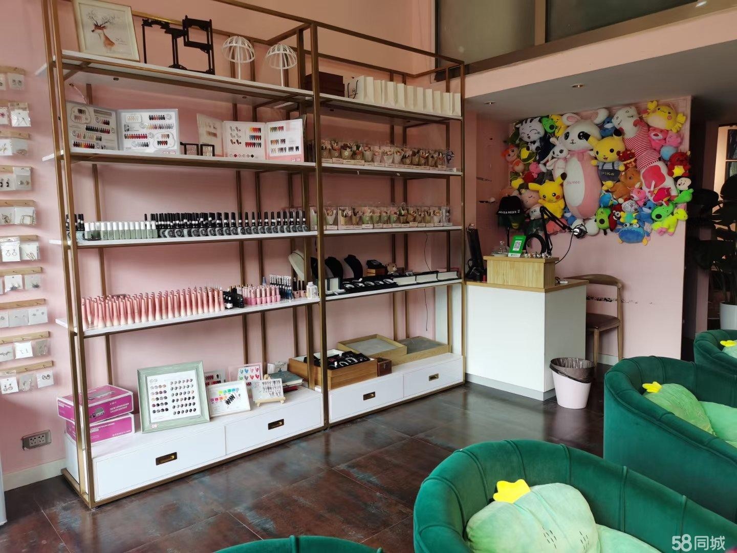 (转让)十四小学正对面美甲店转让，客源不愁。。