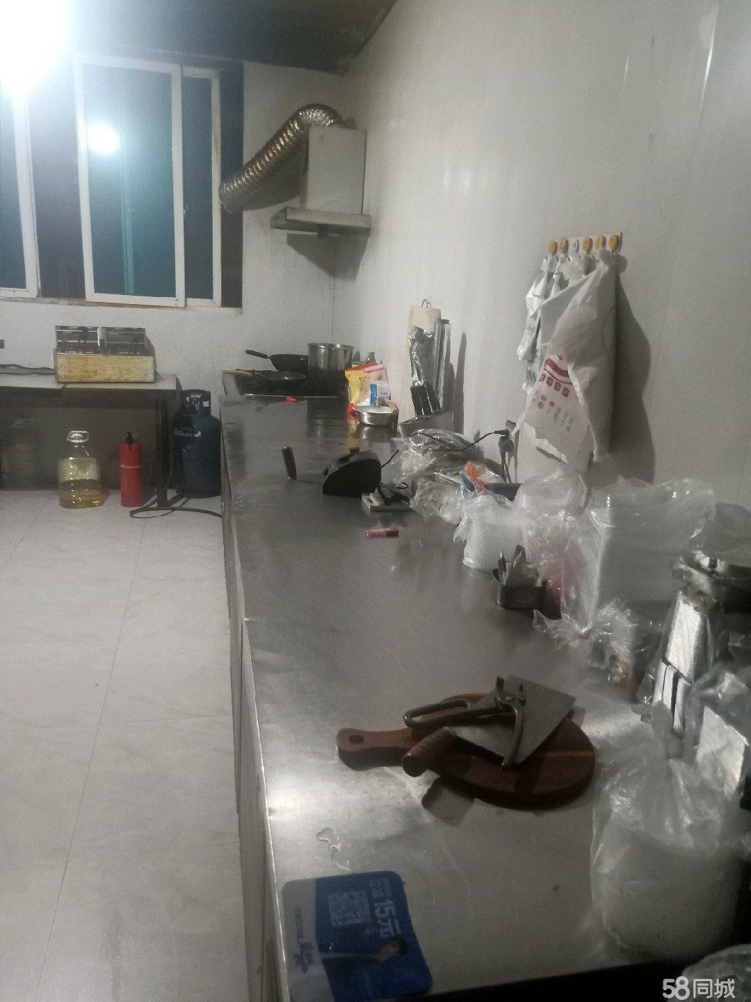 (转让)香港路湖滨二路美团外卖店低价转让。设备齐全。地段。