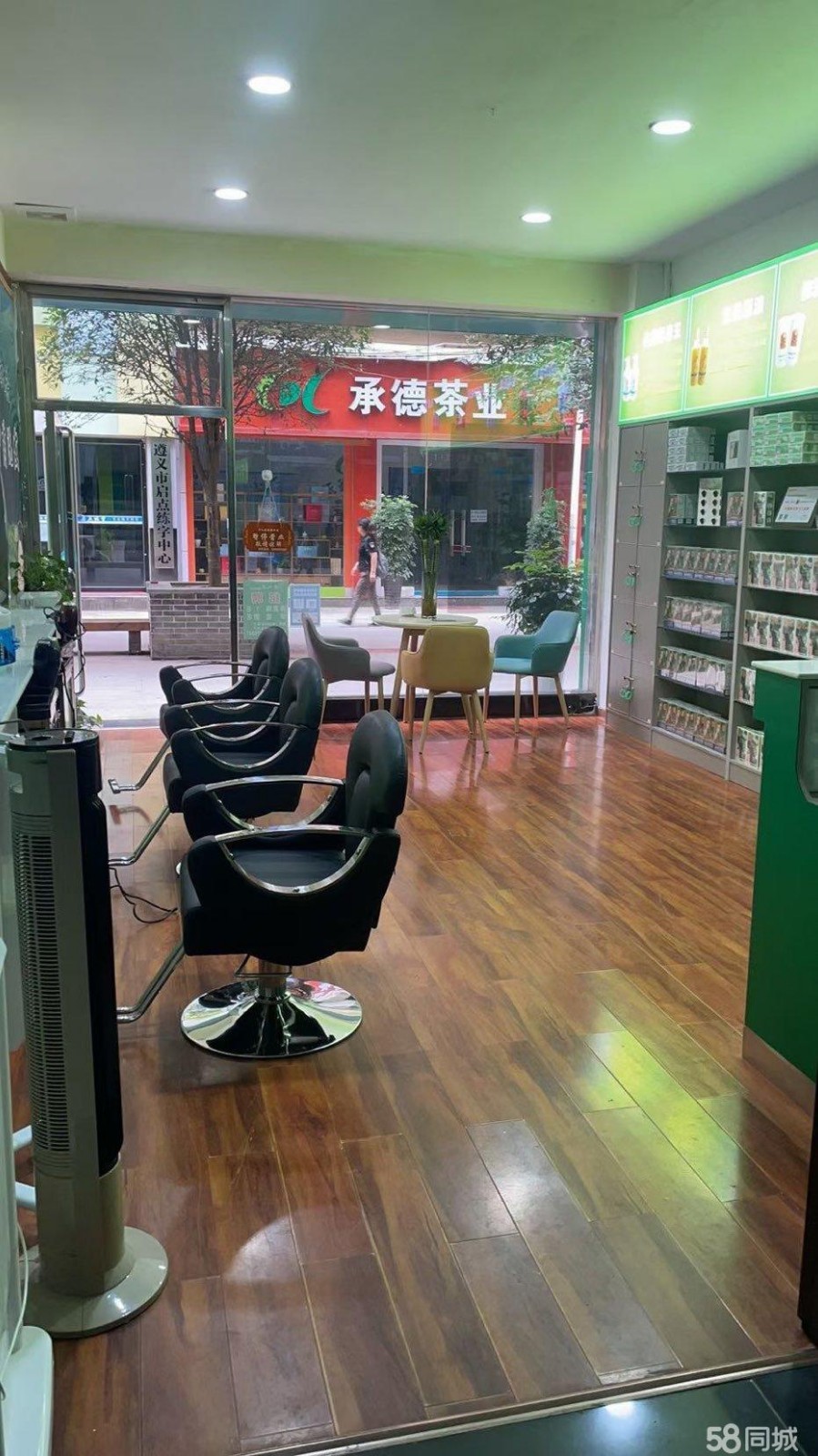 (转让)位置很好。店面全新。有固定客源