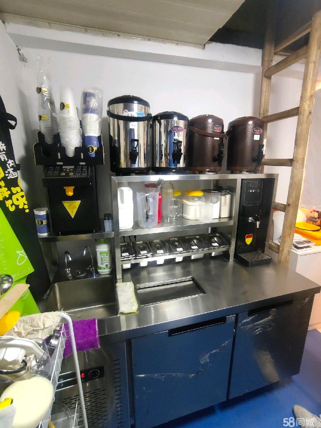 (转让)店铺位置好，人流量大。