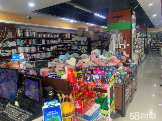 (转让)店铺处于小区高层门口。