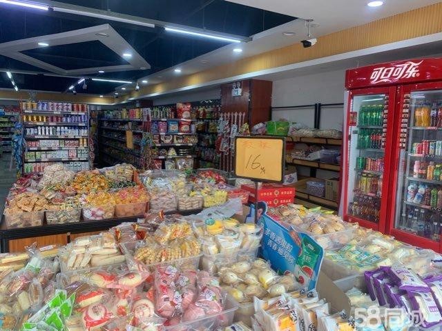 (转让)店铺处于小区高层门口。