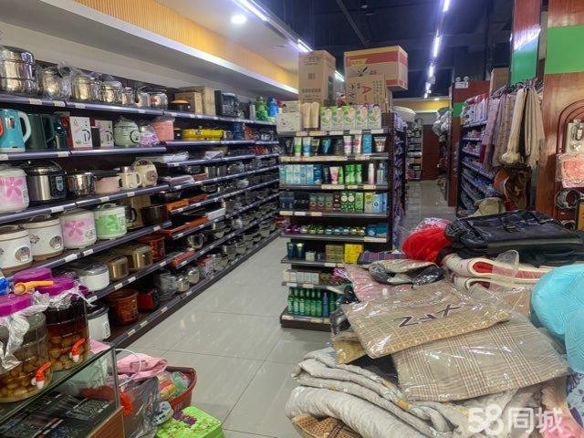(转让)店铺处于小区高层门口。