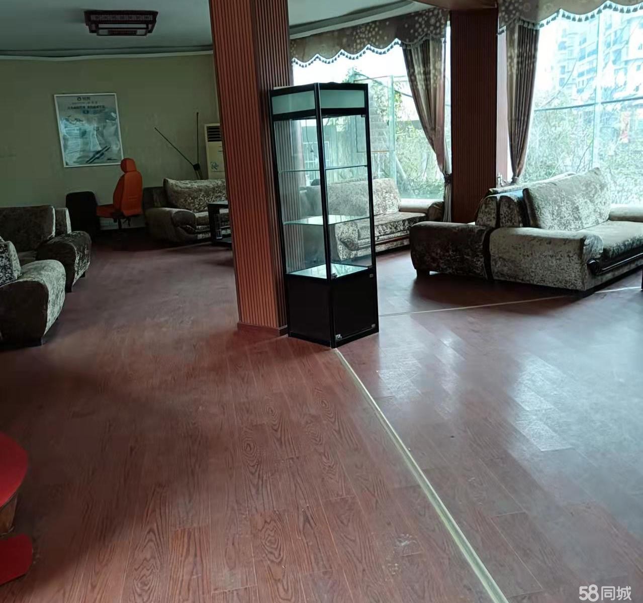 (转让)可用于修车,美容保养,停车,有办公室,员工住宿区,生活区。