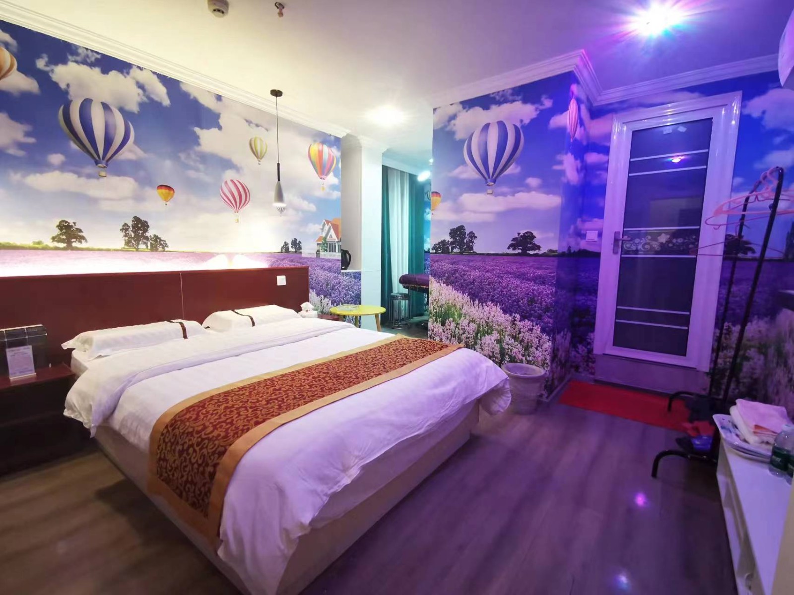 中华路岛内价对面，宾馆转让