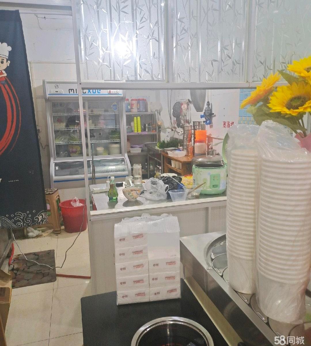 (转让)本店位于高原小区门口五号门面艳艳旋转小火锅