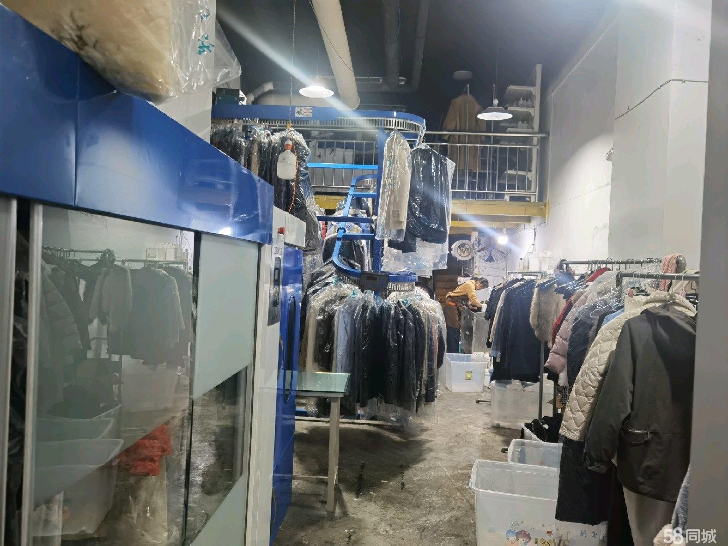 (转让)该房源由阳光花园物业公司租赁