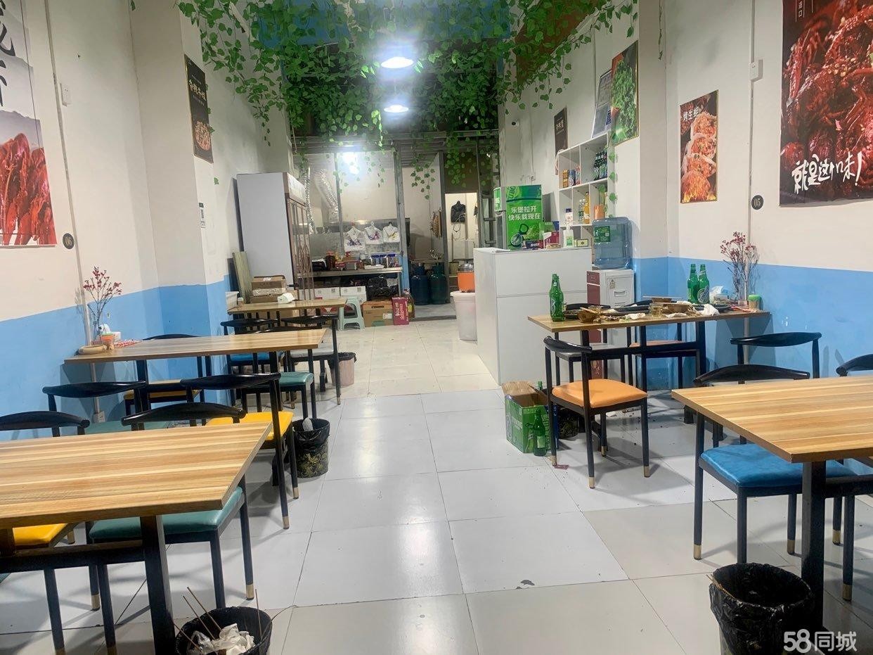 (转让)营业中商铺精装修，设备、证照齐全，独立厨房卫生间，带仓储阁楼