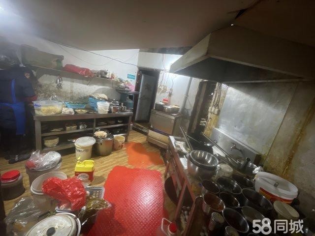 (转让)本店随时可租，家具齐全，可当面交流