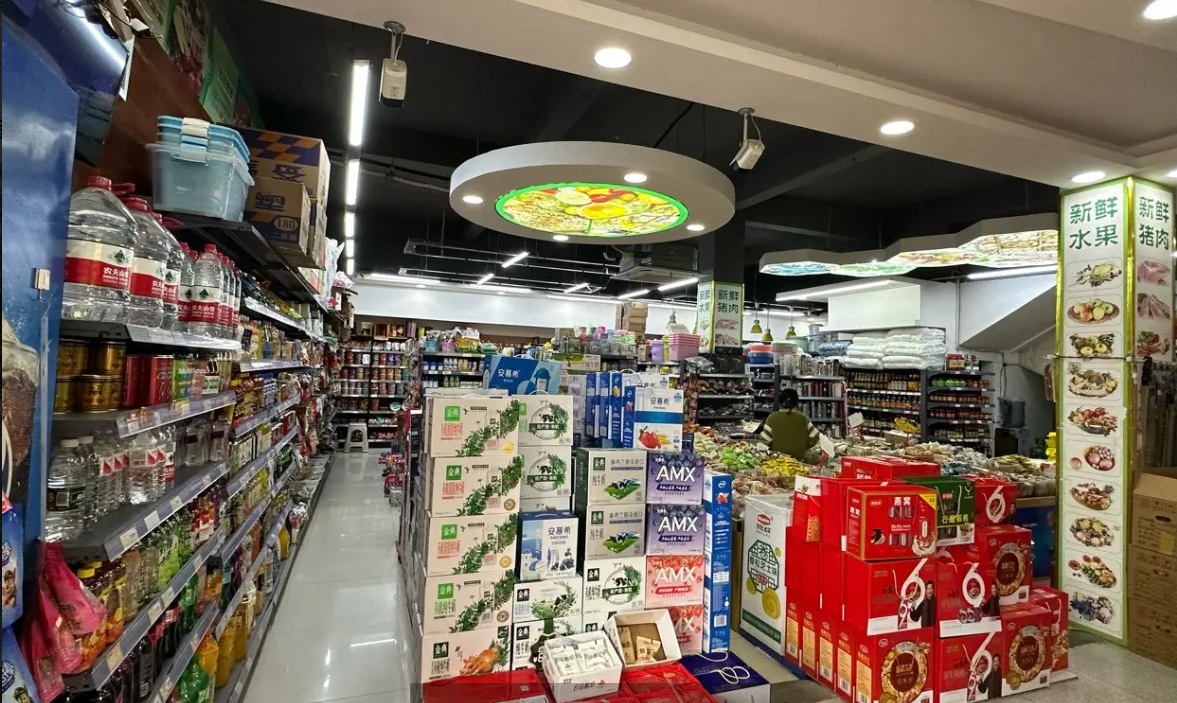(转让)坛厂街道闹区中心十字路口处