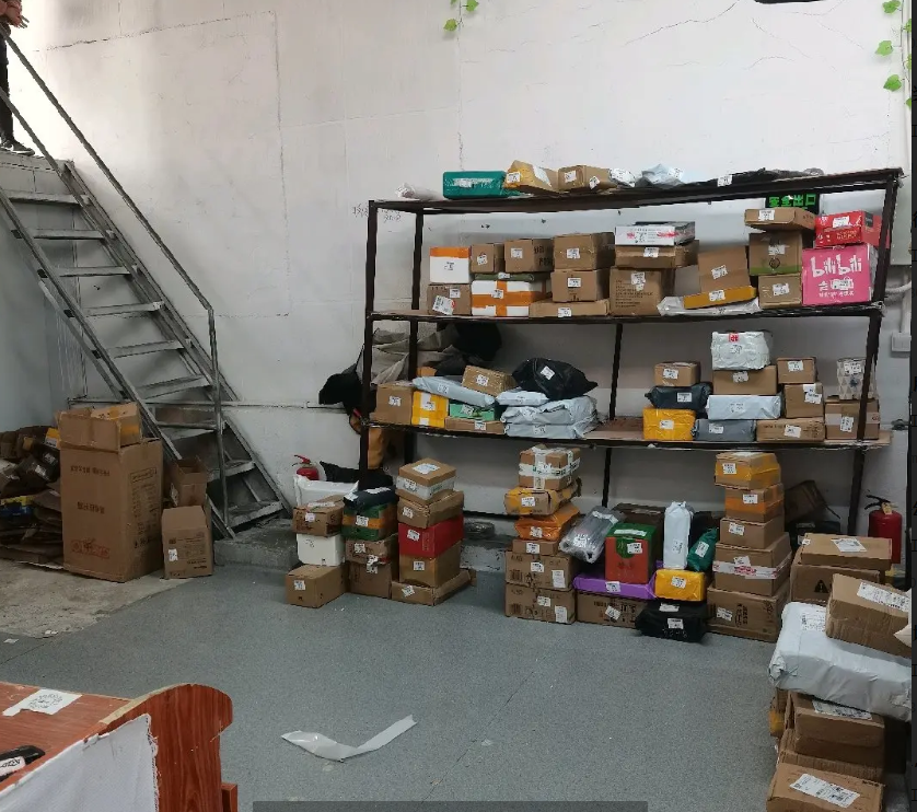 (转让)包裹加便利店,每天包裹在500个，接手可做，中介勿扰