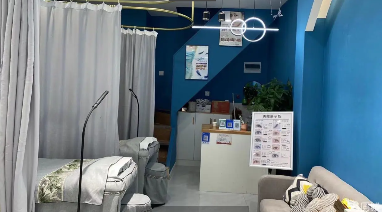 (转让)沃尔玛超市出口，离老城小学近，有顾客客源