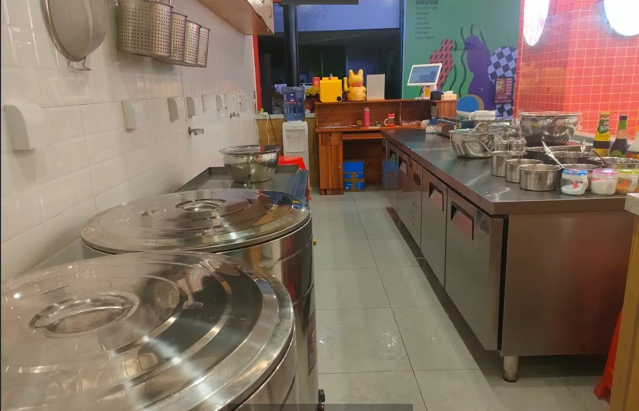 (转让)店铺目前已是区域人气，但因另有工作无暇打理。故转让。