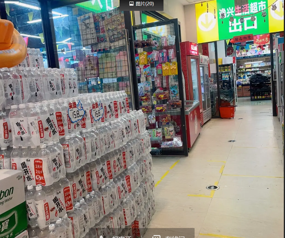 (转让)就在小区门口，公寓门口人流量比较大