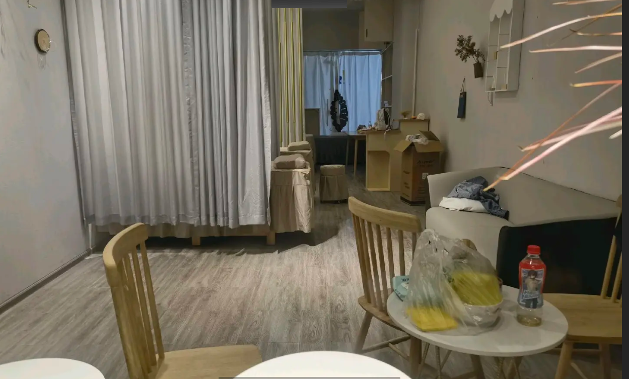 (转让)时代广场后门减肥店，装修精美，配套完善