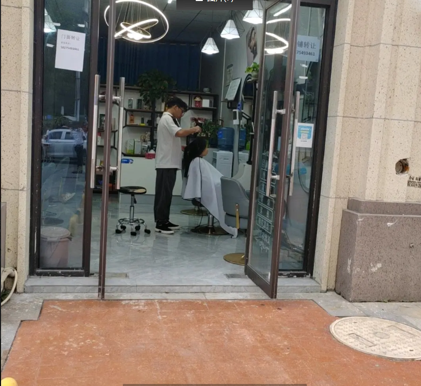 (转让)临街商铺，夜市一条街，适合很多行业等