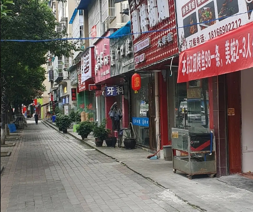 (转让)设备齐全，接手就能营业，剩余房租加设备一起转让，价格低