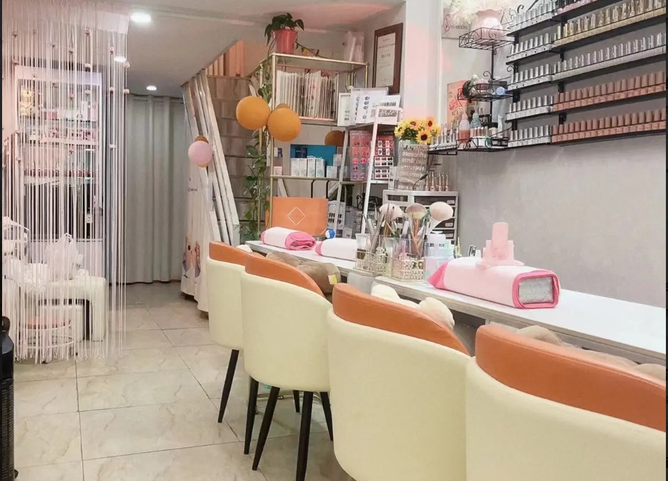 (转让)美甲美睫店转让，非诚勿扰。广告和中介公司无扰
