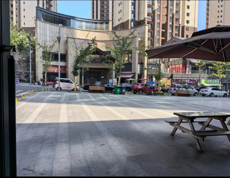 (转让)中便利店，转手可经营。桶装水加包裹