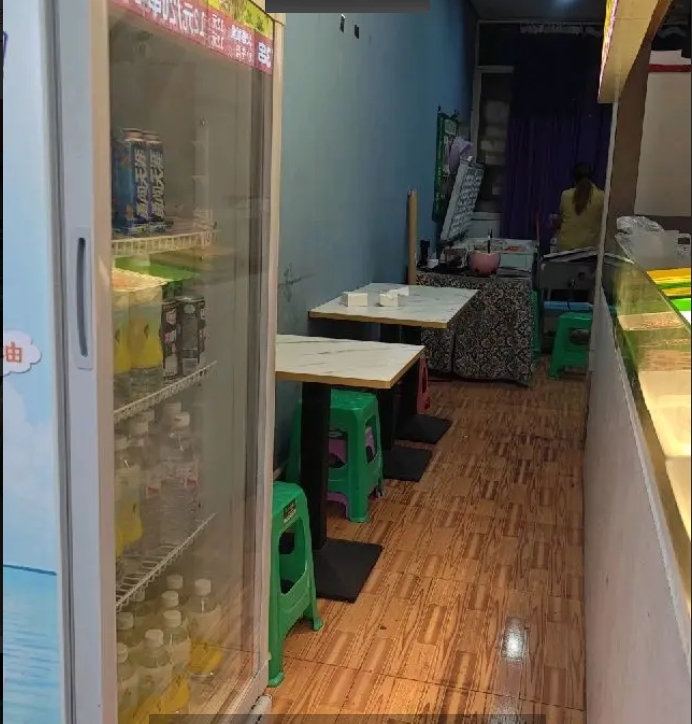 (转让)学生和附近居民流量大