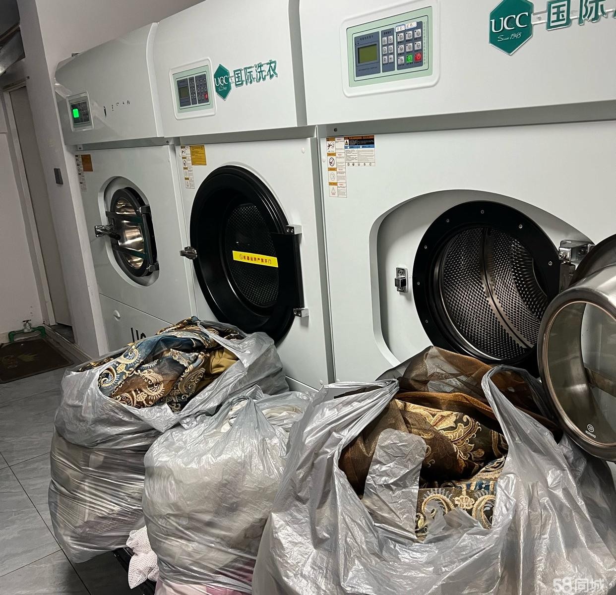 (转让)位置好又方便,旁边有幼儿园,有快递站,停车也方便,