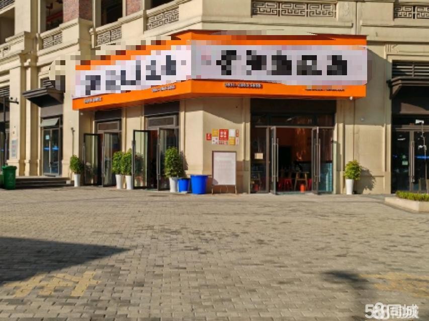 (转让)位置主干道十字口转角门面，3个门头，适合各种生意。