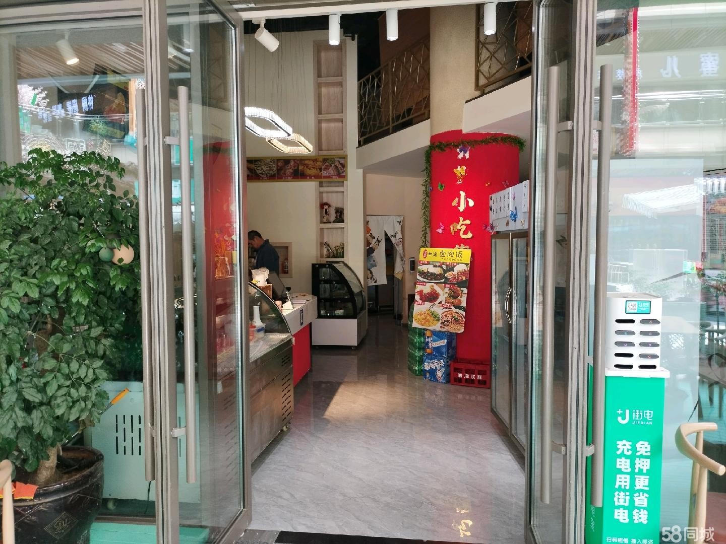 (转让)商铺门头大，外摆面积大。