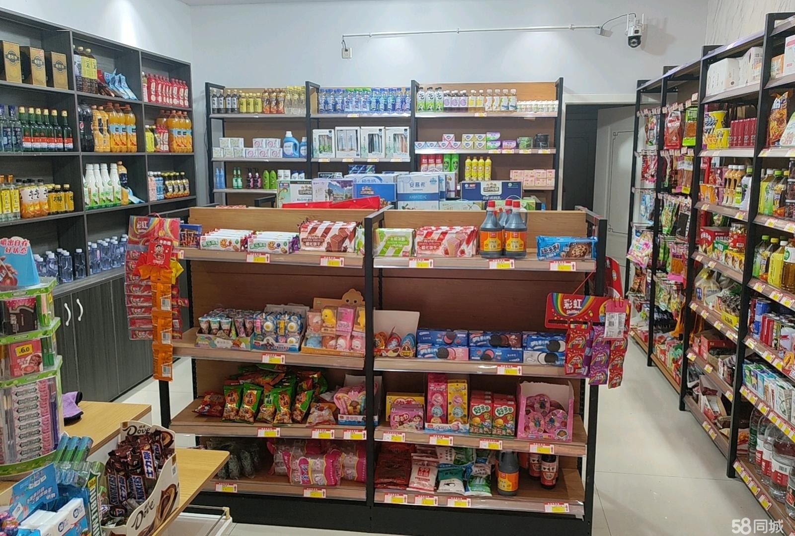 (转让)人流量大，位于小区出入口旁