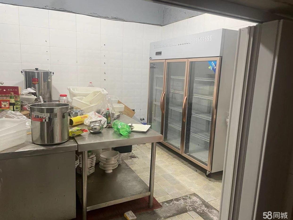 （转让）餐饮店转让，420平设备齐全，新装修，接手可经营