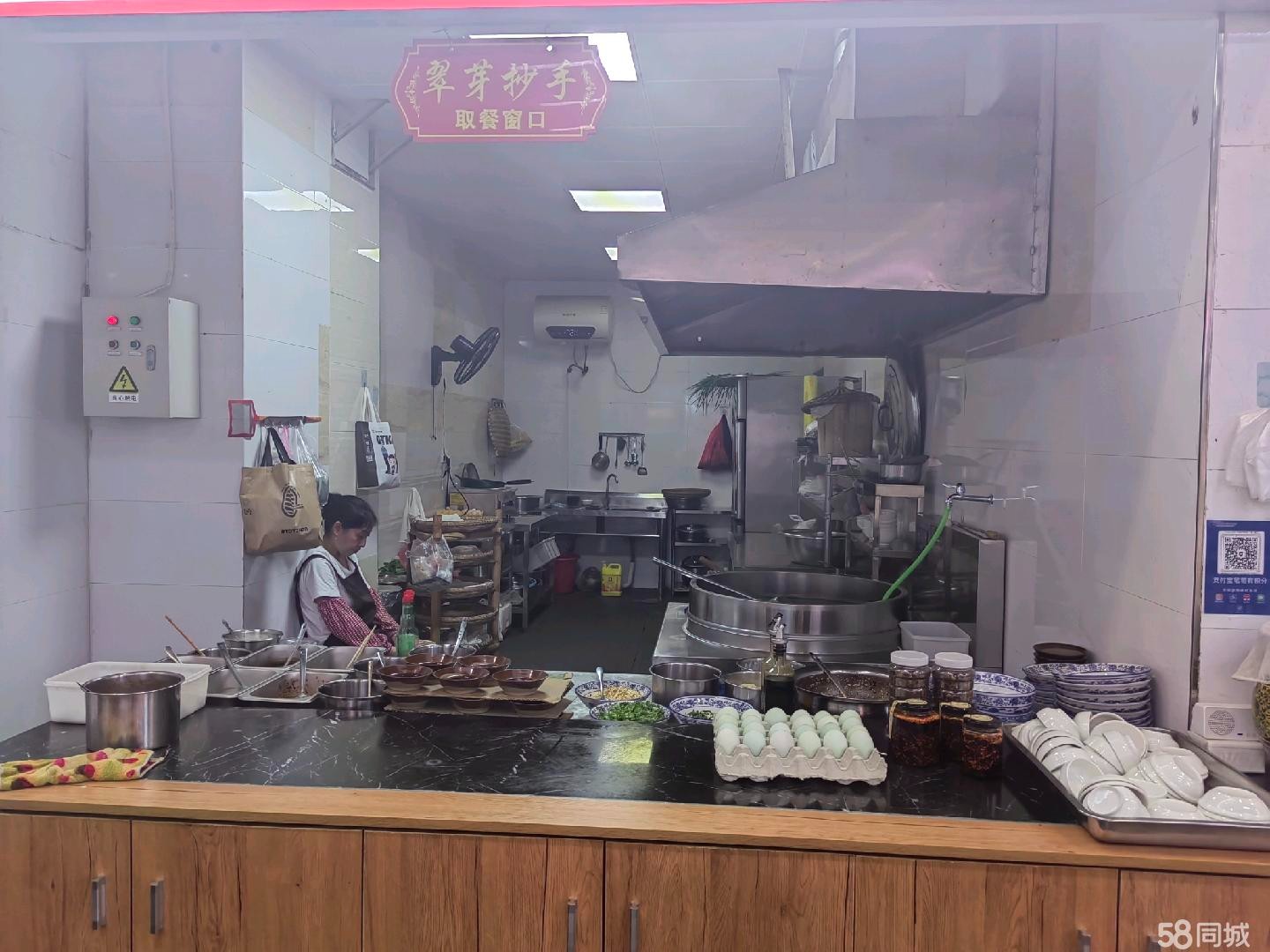 (转让)商铺位置很好，我也签了合同五年，才签一年