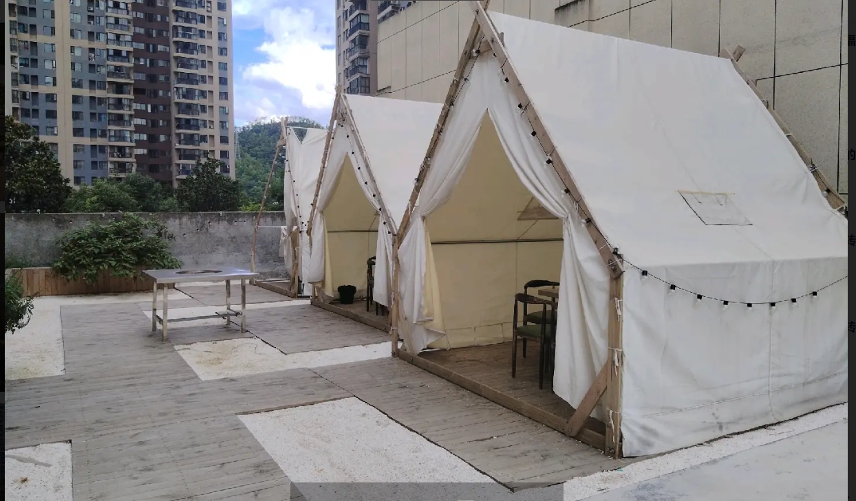 (转让)本店位于美的城C区临街，店铺位置很好，周边人流量大，停车方便