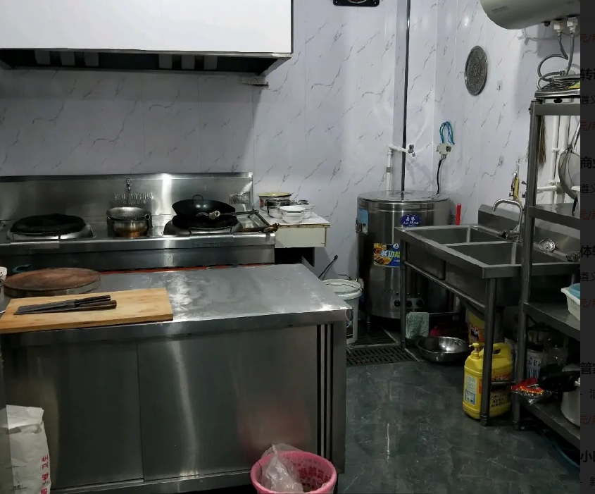 (转让)营业中的餐饮店转让，停车方便。有固定客源。接手可直接经营。