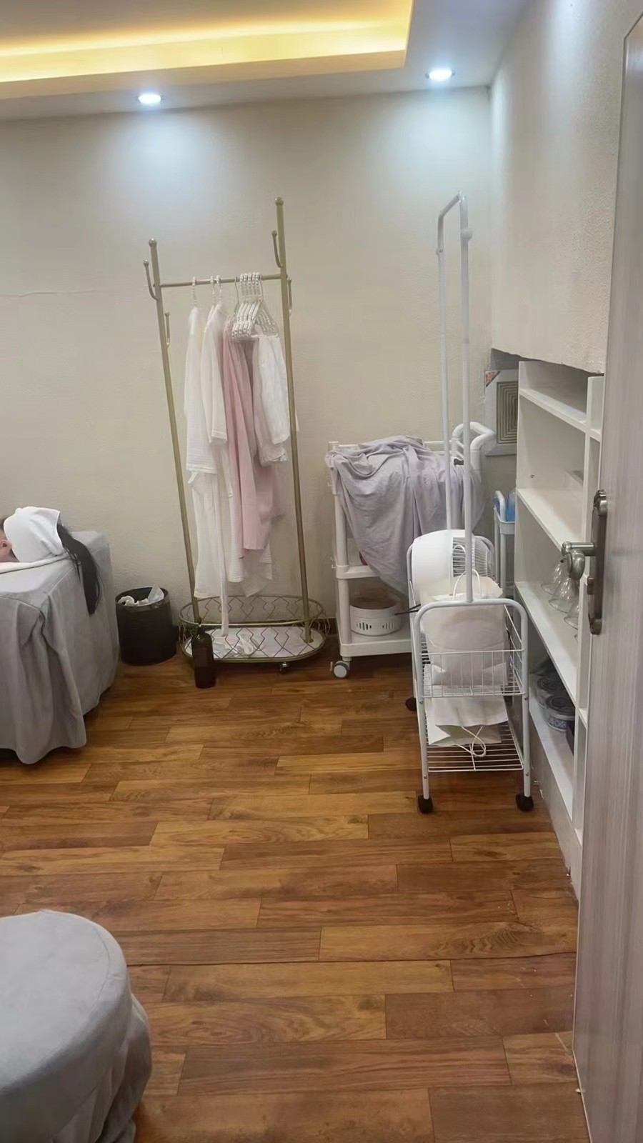 仁怀五转盘美容店转让，客户200+