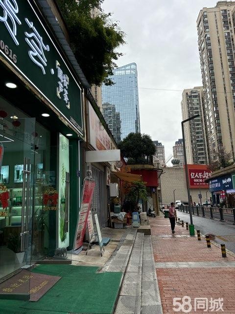 (转让)VIP房间四个，外面三张床