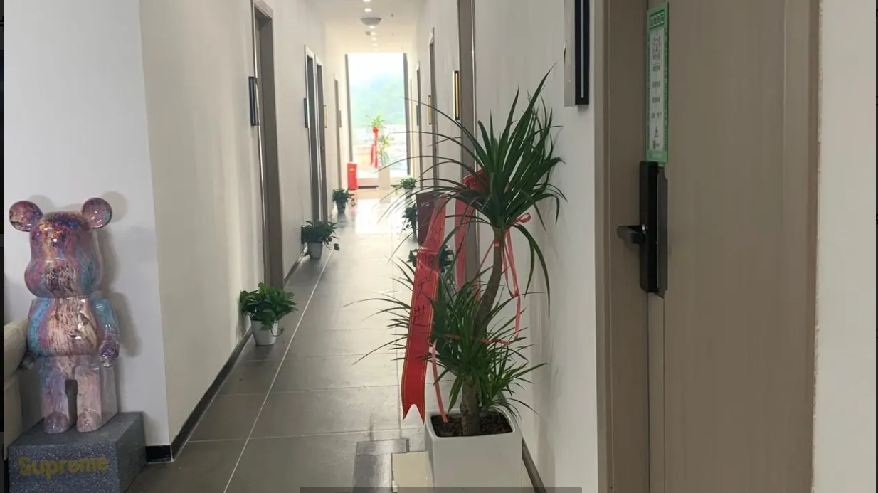 (转让)场地宽采光好地理位置优越